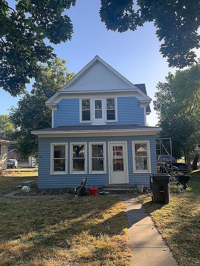 Photo of 305 E 2nd St, Minneota, MN