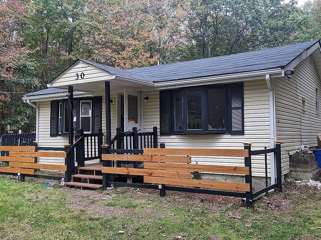 Image of 30 Seneca Trl