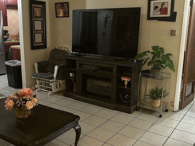 Image of 52 Paradise Valley N