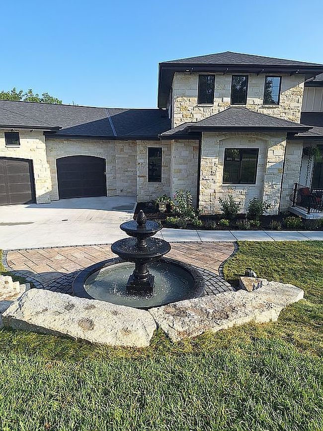 Additional photo 3 of property located at 22601 Hascall St