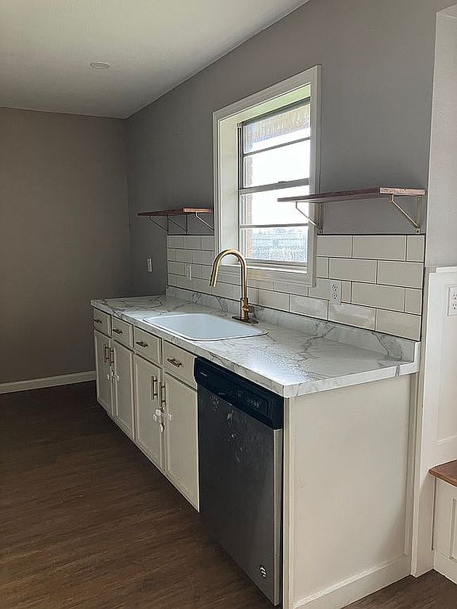 Photo of 108 Gettysburg Dr, Comanche, TX