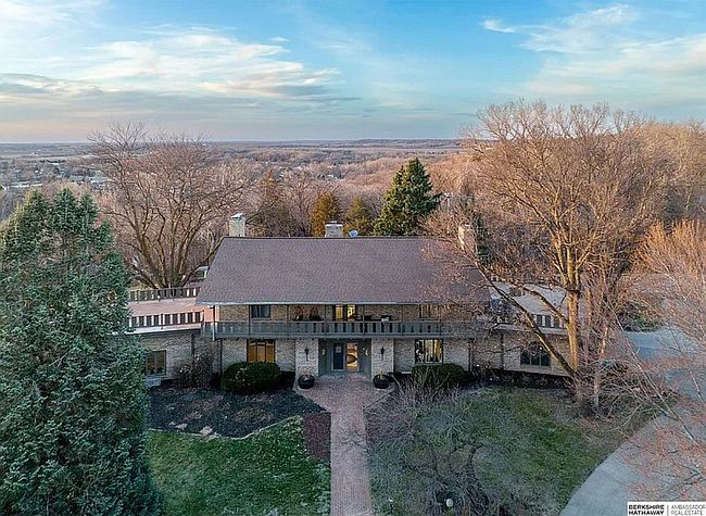 21916 Logan Circle, Omaha, NE