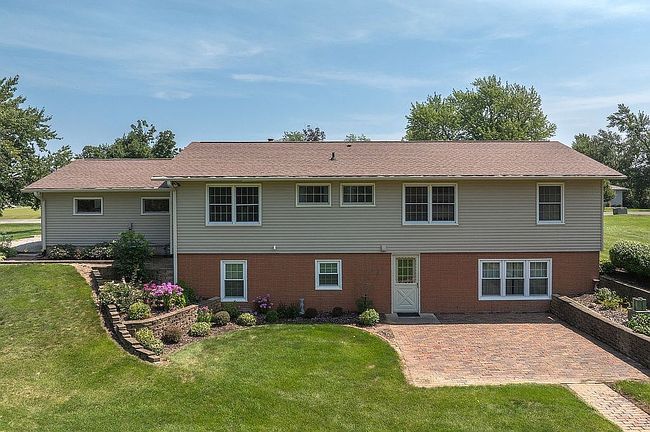 Photo of 7317 Selzer Rd, Fairfax, IA