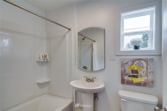 Photo of 1804 S 107th St, Seattle, WA