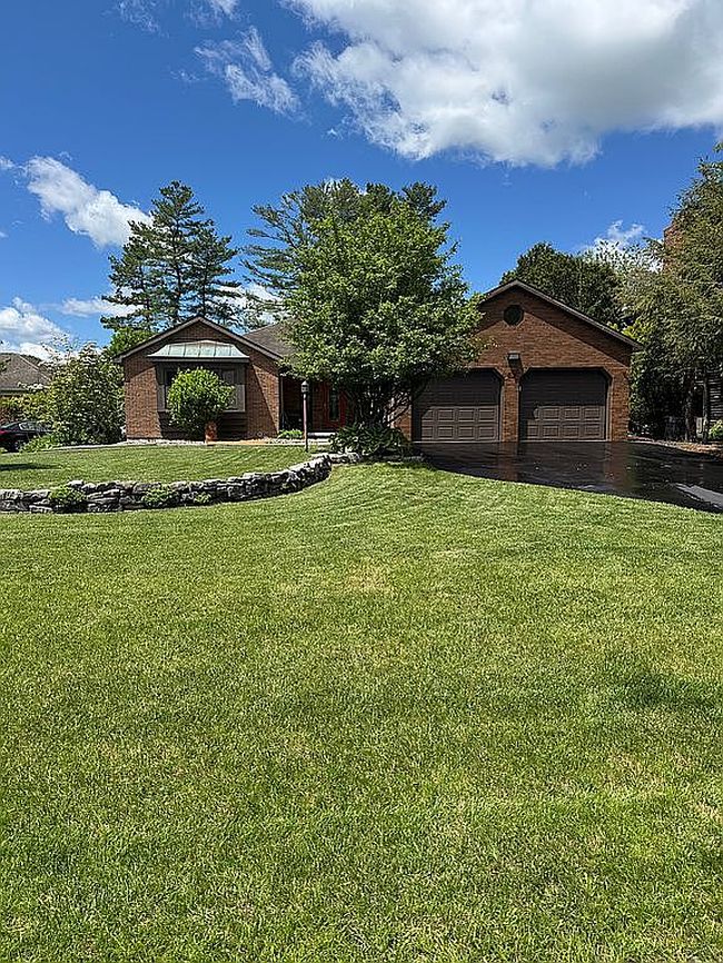 Photo of 10 Quadrini Dr, Albany, NY