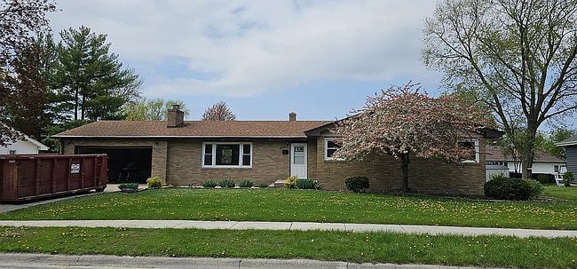 Image of 1066 Meadow Ln