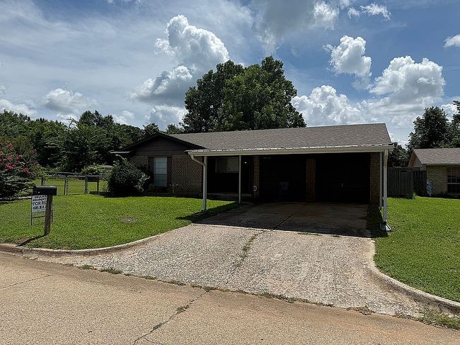 Photo of 9604 Ne 3rd St, Oklahoma City, OK