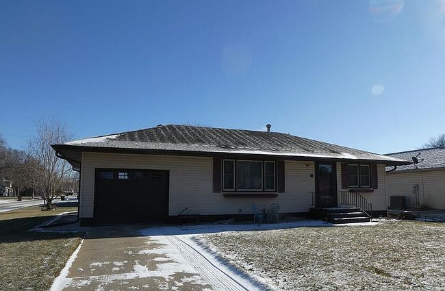 Additional photo 2 of property located at 905 S 6th St