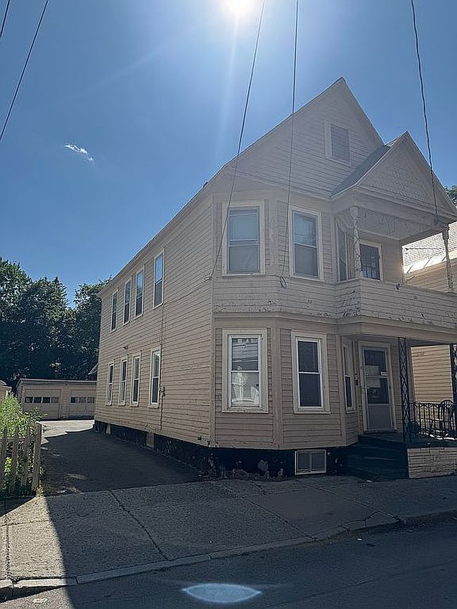 Photo of 19 Ingersoll Ave, Schenectady, NY