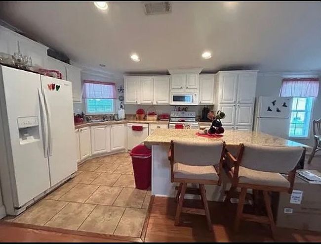 Image of 614 Sunset Cir #614