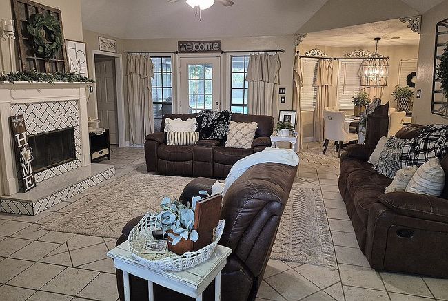 Photo of 13303 Bay Place Dr, Beach City, TX