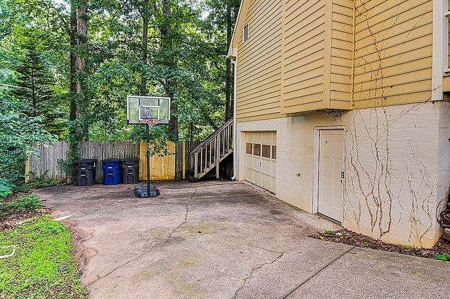 Additional photo 3 of property located at 1933 Astoria Ct