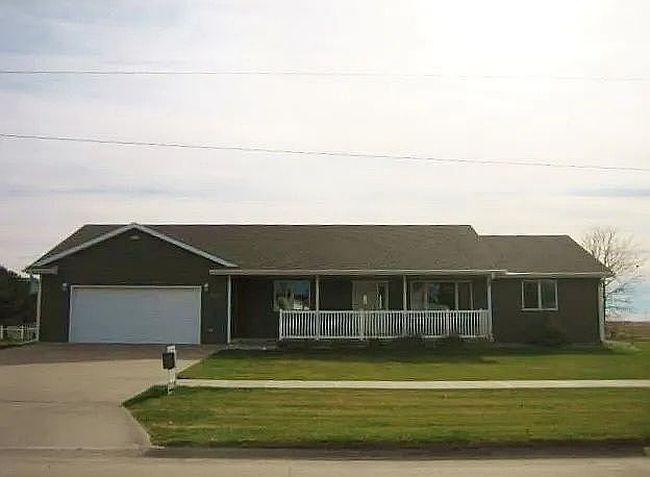 1407 7th St, Gibbon, NE
