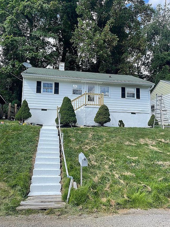 Photo of 1206 Ashwood Rd