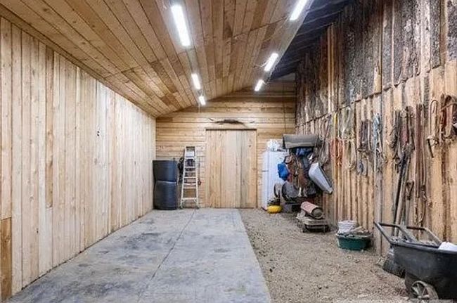 Preview of property located at 74 Hunter Rd