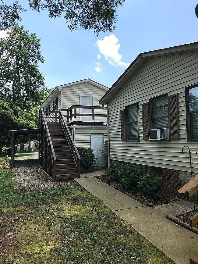 Photo of 150 Lakeshore Dr, Salisbury, NC