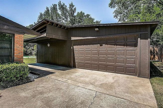 Additional photo 1 of property located at 4407 W Northwest Hwy