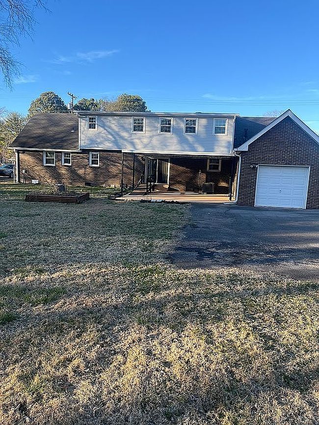 Image of 8024 Regency Dr
