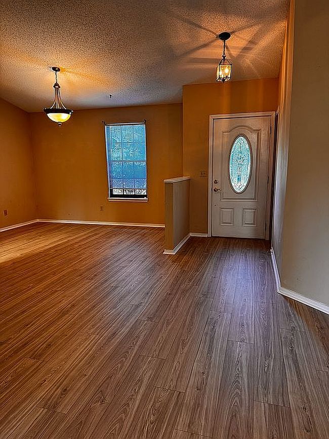 Preview of property located at 2076 Tickford St