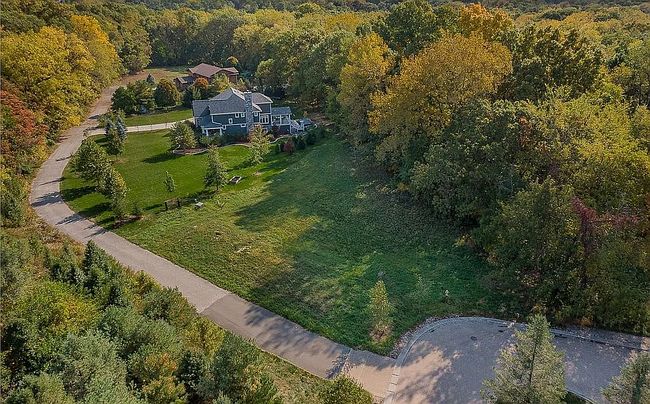 Photo of 2400 Throughwoods Dr, Valparaiso, IN