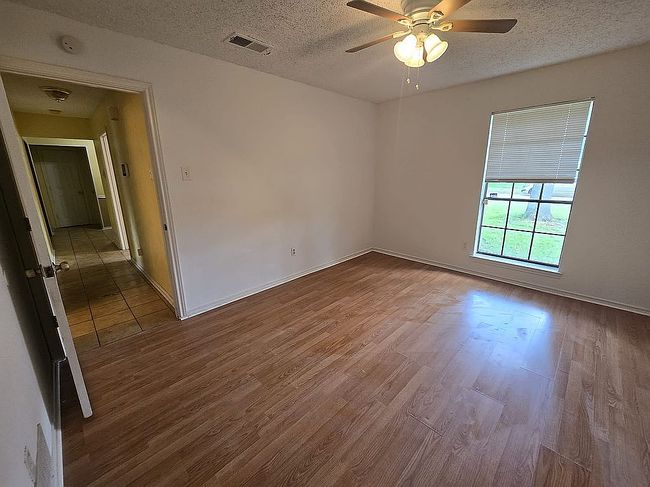 Image of 925 Shell Ln