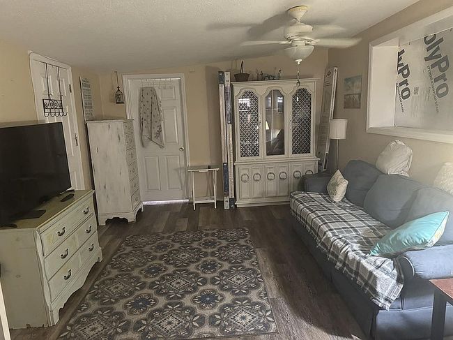 Photo of 2119 N Wellesley Dr, Bradenton, FL