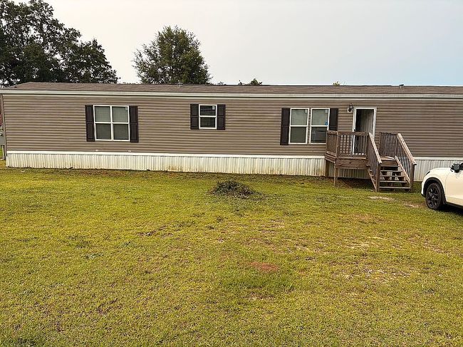 Photo of 11838 James Dr, Moundville, AL