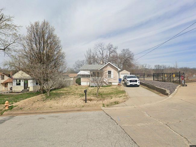 Photo of 9225 Tudor Ave, Saint Louis, MO