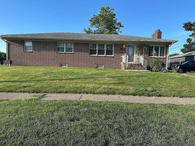 Photo of 105 W Price St, Eldridge, IA