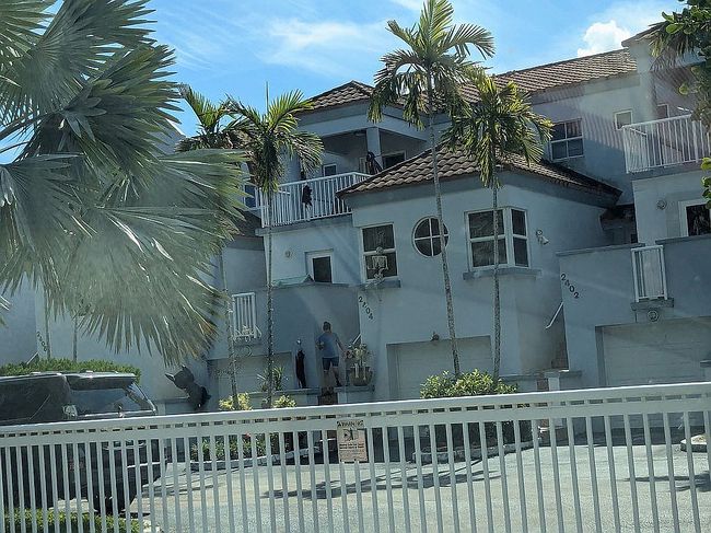 2410 Ne 135th St #2410, North Miami, FL