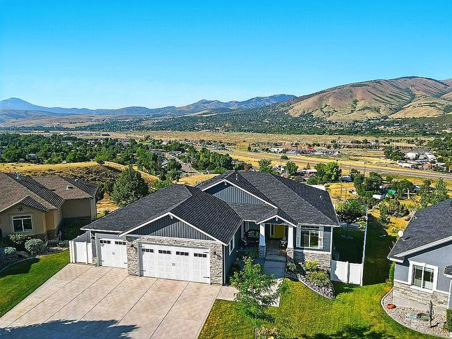 Additional photo 2 of property located at 3095 Dartagnan Dr