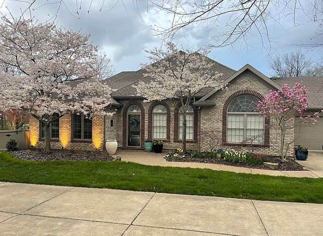 Photo of 8320 Wolf Creek Ct, Evansville, IN