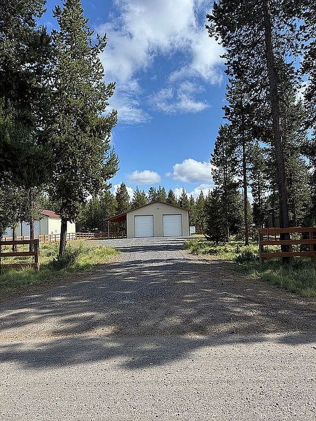Photo of 17123 Kingsburg Rd, Bend, OR