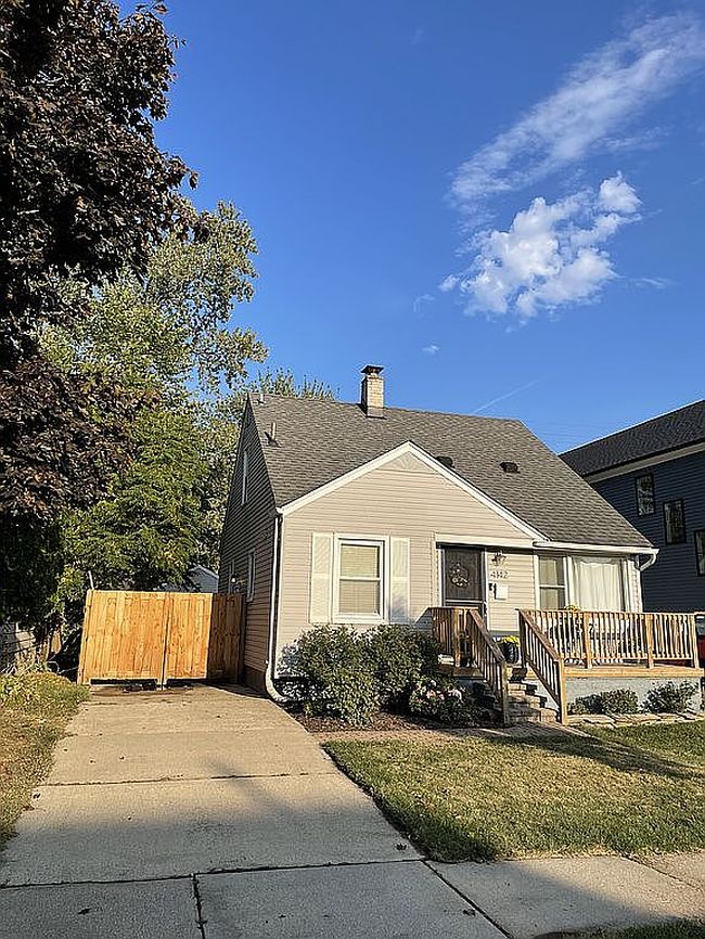 Photo of 4142 Buckingham Ave