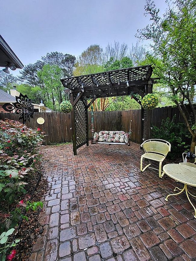 Image of 115 Old Brook Pl
