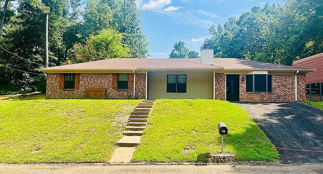 Photo of 245 Hillside Dr