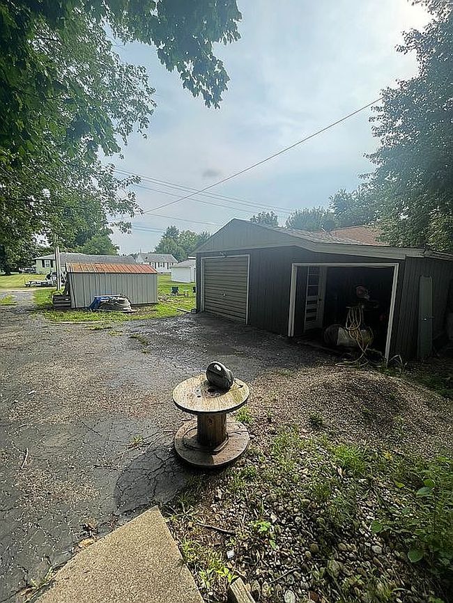Photo of 604 W Mound St, Elmwood, IL