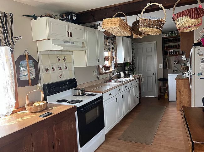 Photo of 265 Airport Rd, Perkinsville, VT