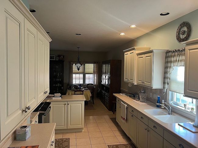 Photo of 6160 Meadowland Cir, Erie, PA
