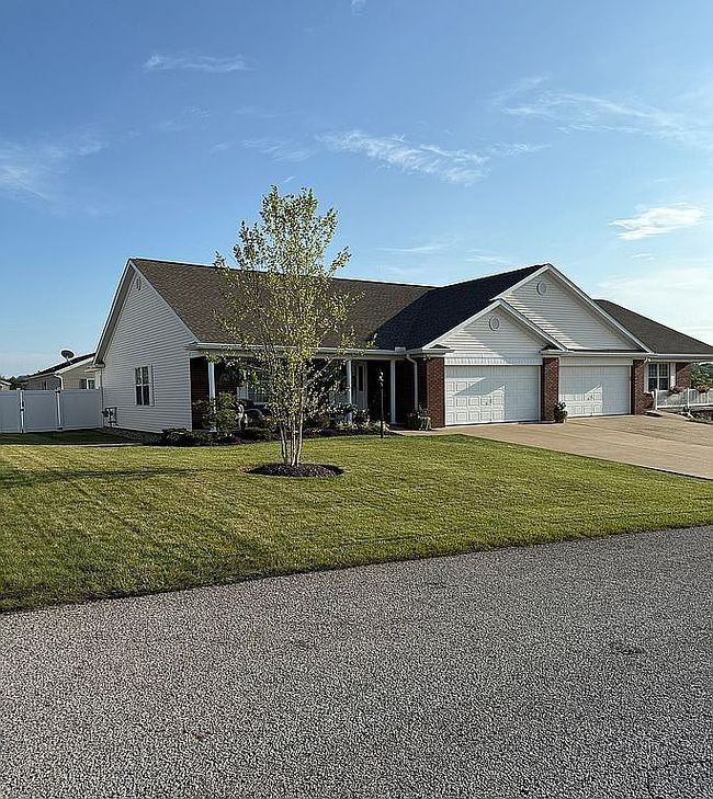Photo of 51982 Blue Spruce Dr, Saint Clairsville, OH