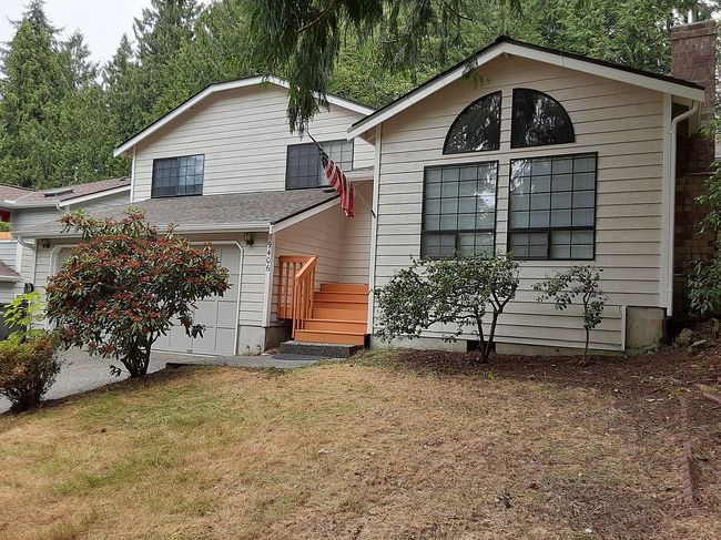 Photo of 9406 Saint Johns Pl Ne, Bremerton, WA
