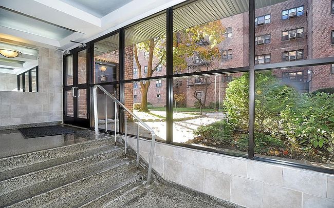Photo of 13925 31st Rd, Flushing, NY