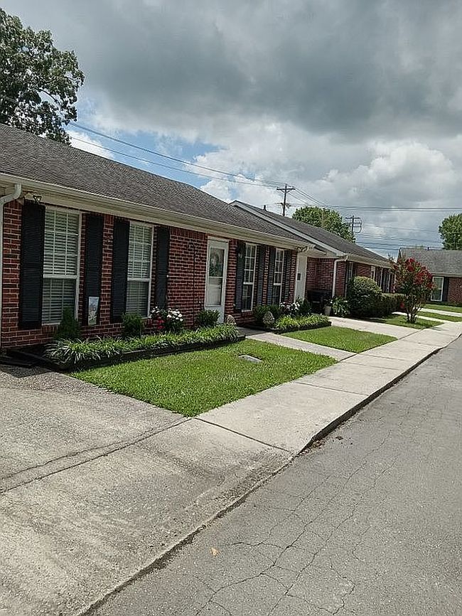 Photo of 1600 N Washington St Apt 6, Tullahoma, TN
