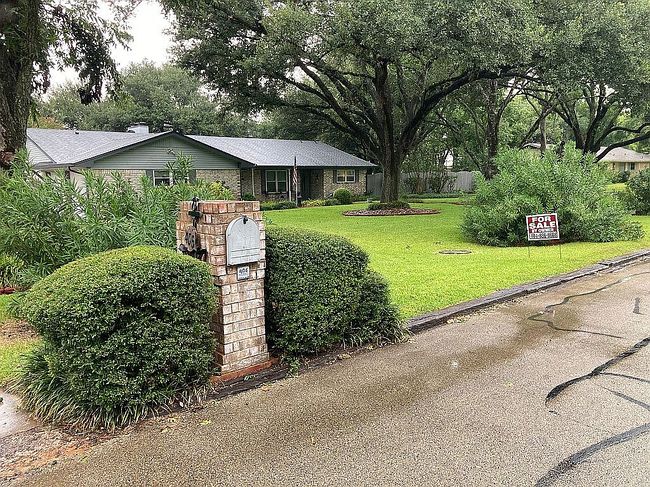 Photo of 406 Brooks Dr