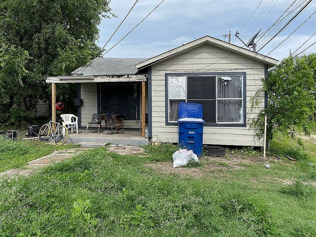 Photo of 311 Nw 24th St, San Antonio, TX