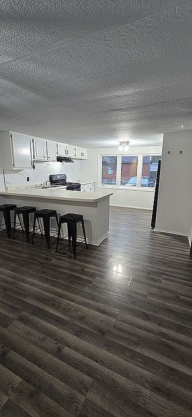Photo of 19 Canterbury Cir, Chesterton, IN