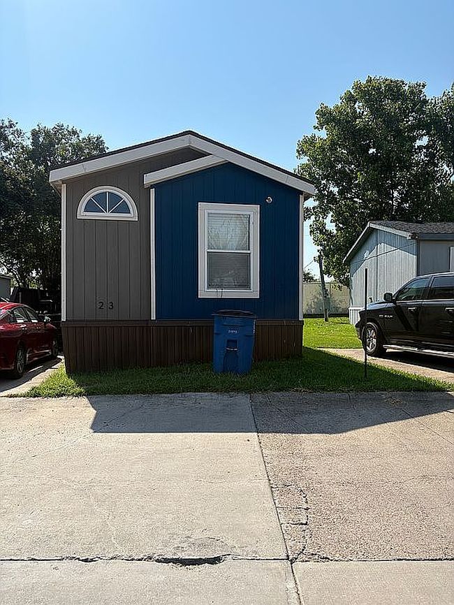 Photo of 13979 Skyfrost Dr Trailer 23, Dallas, TX