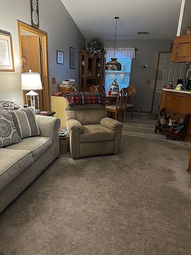 Image of 1226 Hillview Cir E