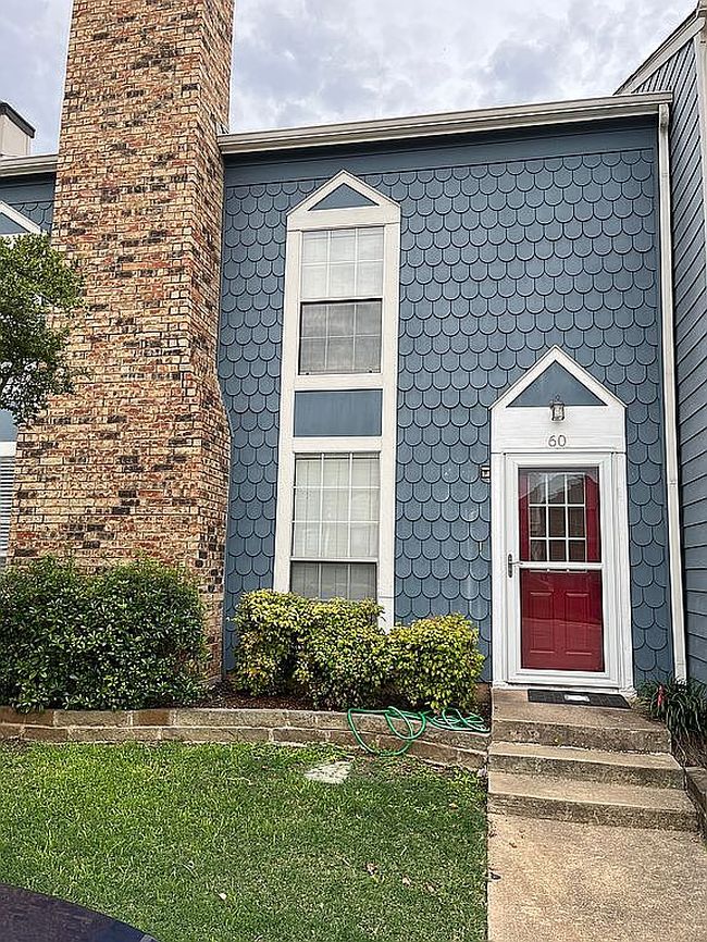 Photo of 60 Abbey Rd, Euless, TX