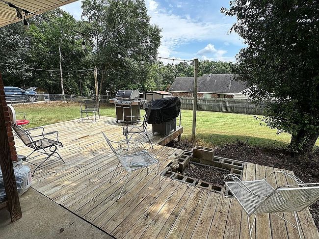 Photo of 460 Spring Hollow Dr, Deatsville, AL